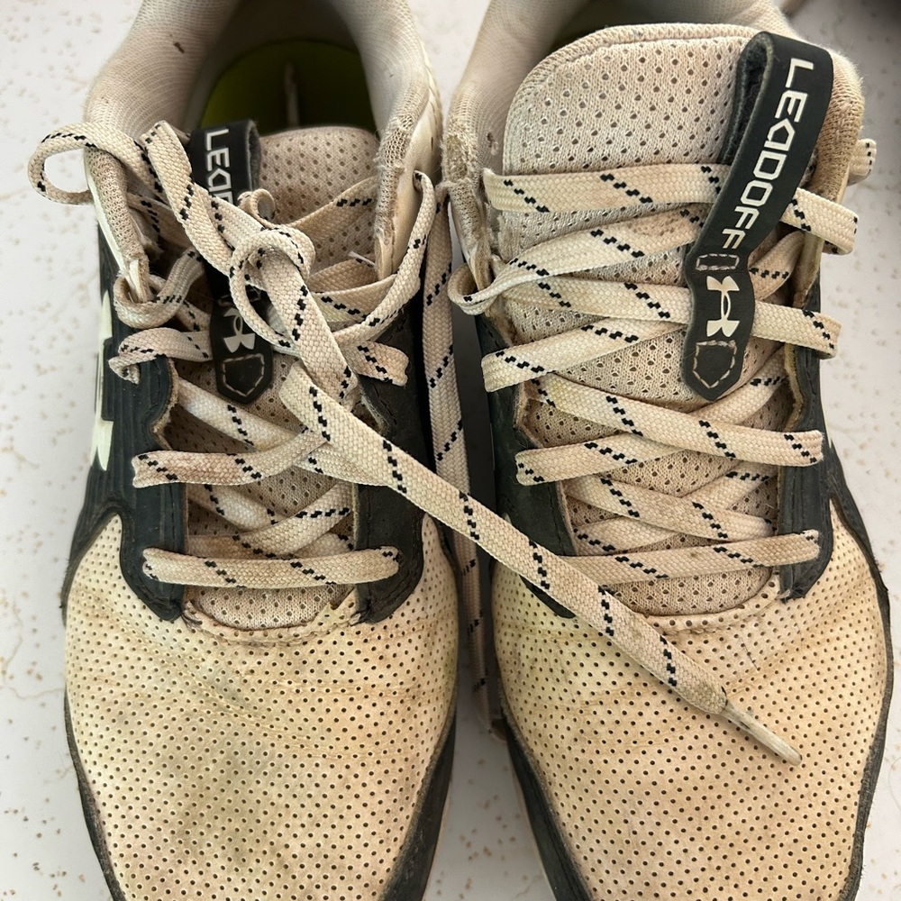 Under Armour Cleats Youth size 6
